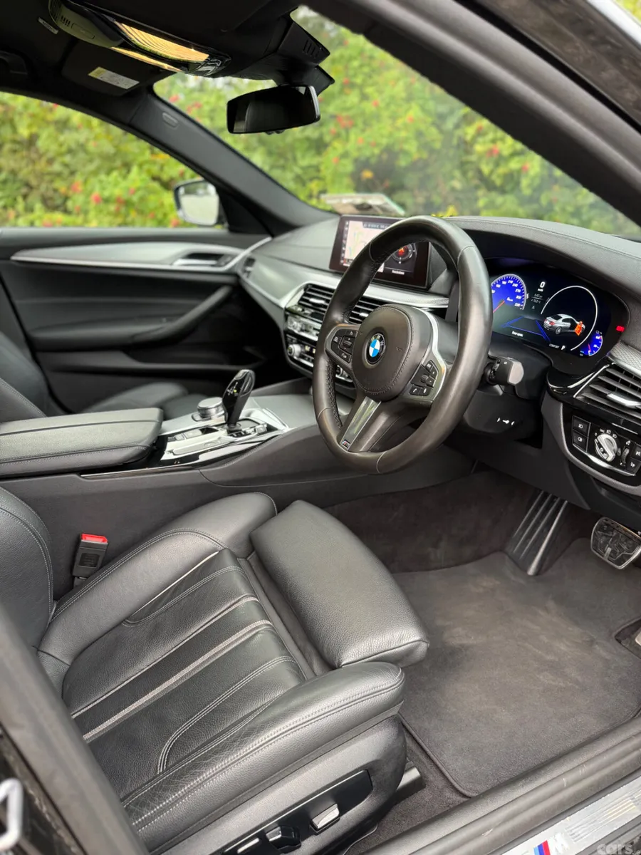 BMW 5-Series Saloon, Petrol Plug-in Hybrid, 2019, Black