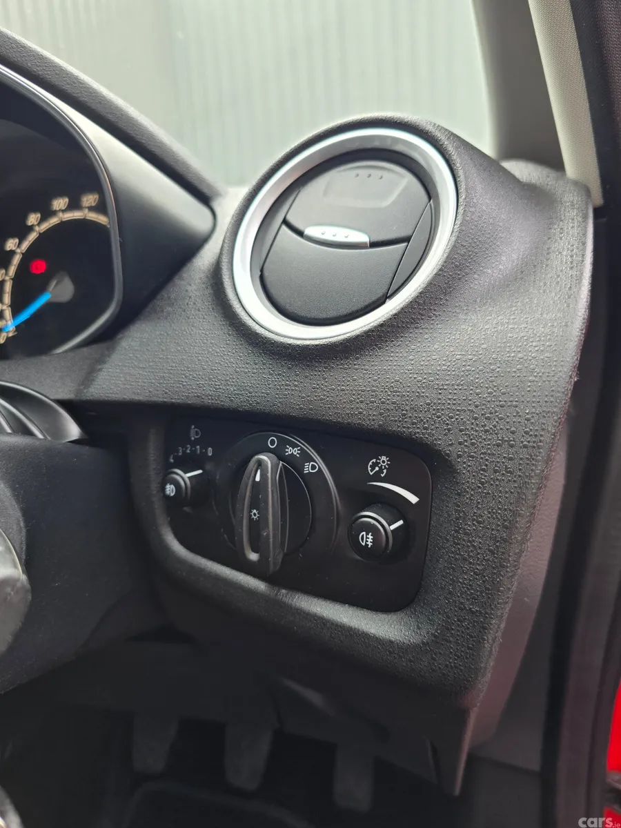 Ford Fiesta Hatchback, Petrol, 2017, Red