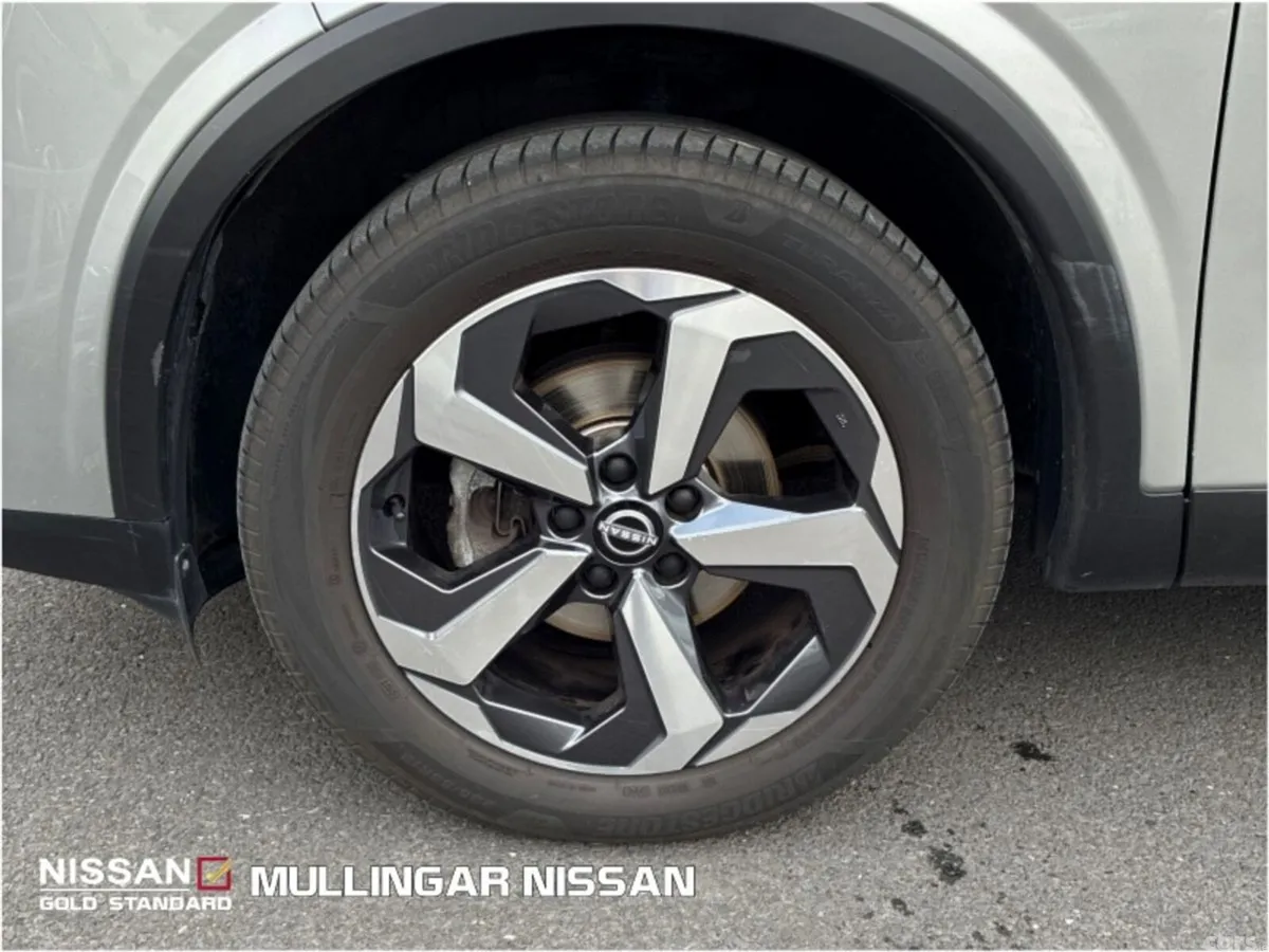 Nissan Qashqai MPV, Petrol, 2024, Grey