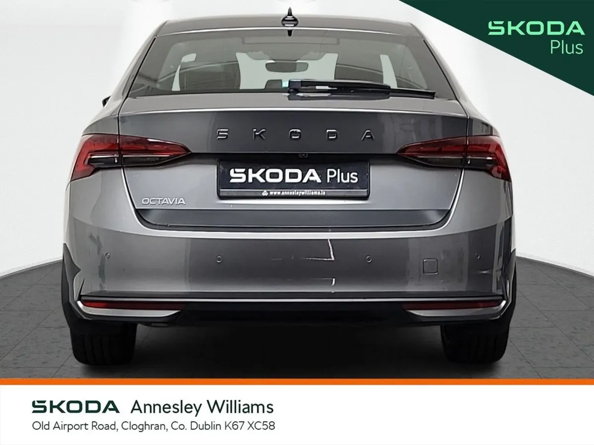 Skoda Octavia Saloon, Petrol, 2024, Grey