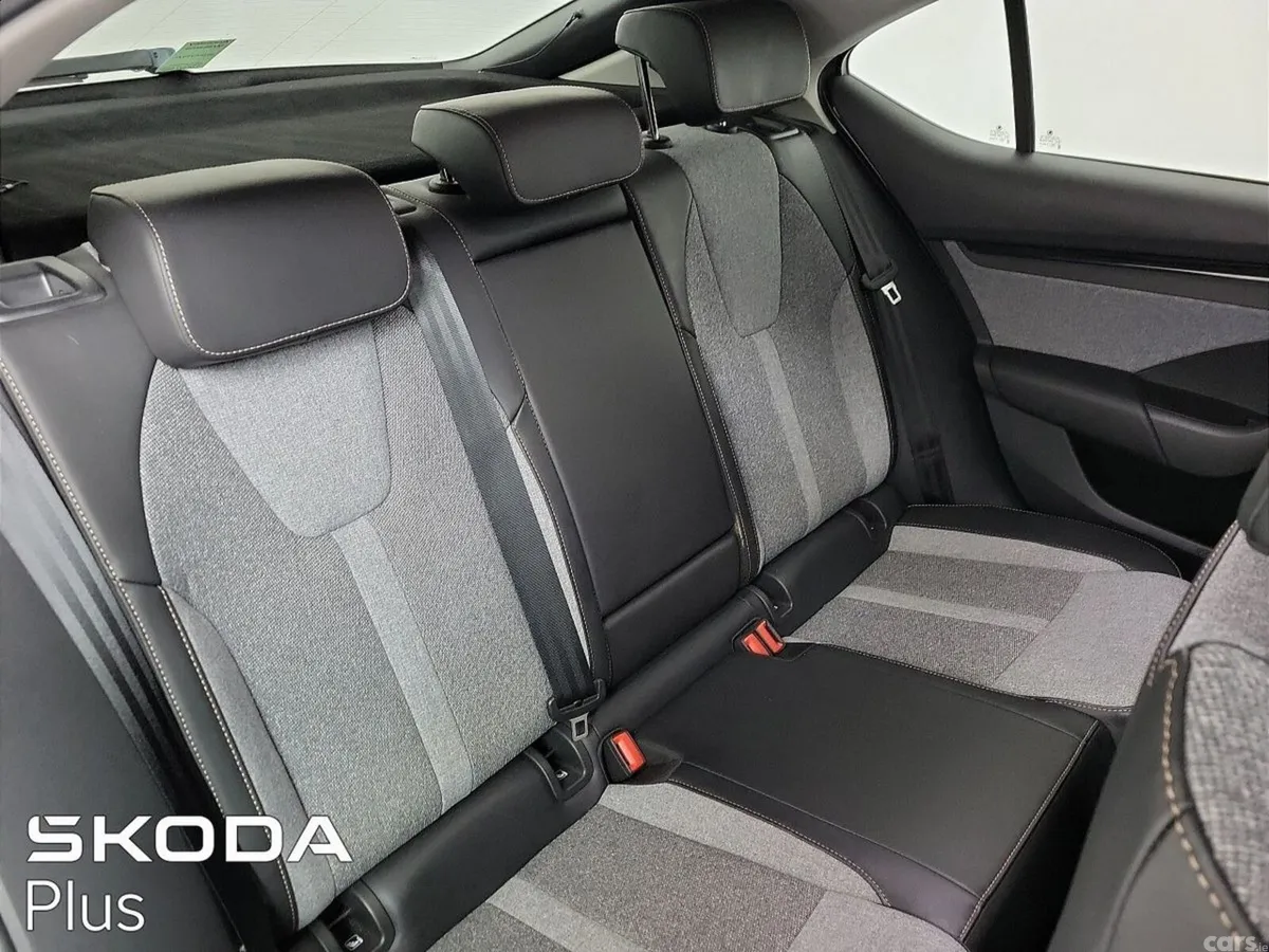 Skoda Octavia Saloon, Petrol, 2024, Grey