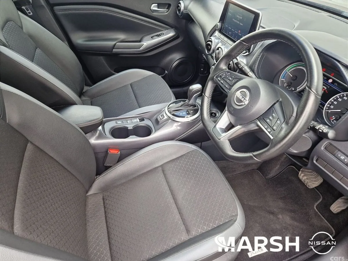 Nissan Juke SUV, Petrol Hybrid, 2023, Red