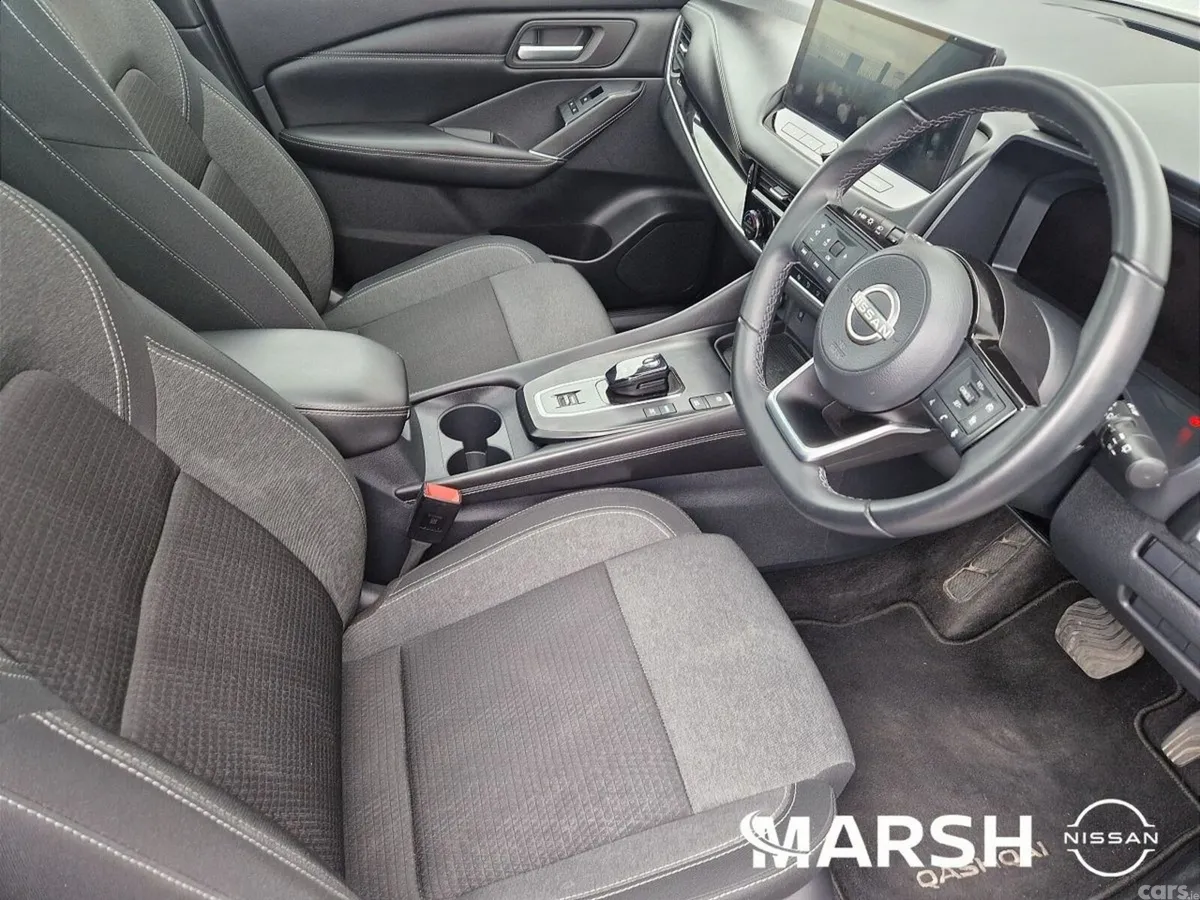 Nissan Qashqai SUV, Petrol Hybrid, 2023, White