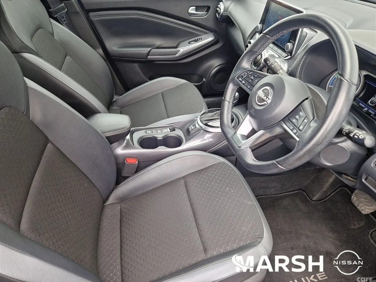 Nissan Juke SUV, Petrol Hybrid, 2023, Red