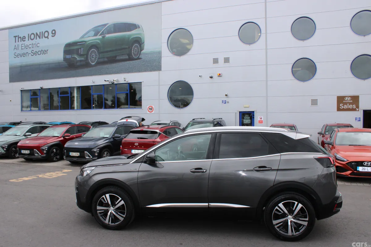 Peugeot 3008 MPV, Petrol, 2018, Grey