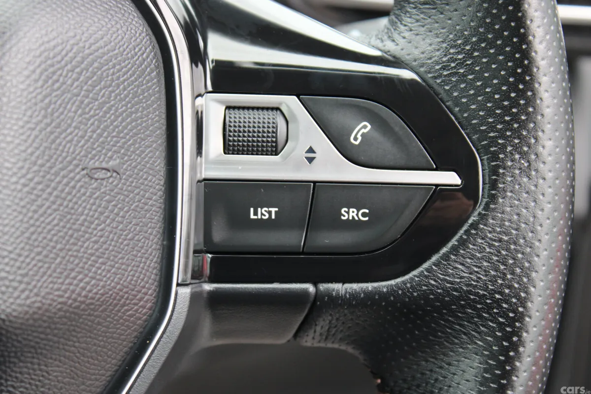 Peugeot 3008 MPV, Petrol, 2018, Grey