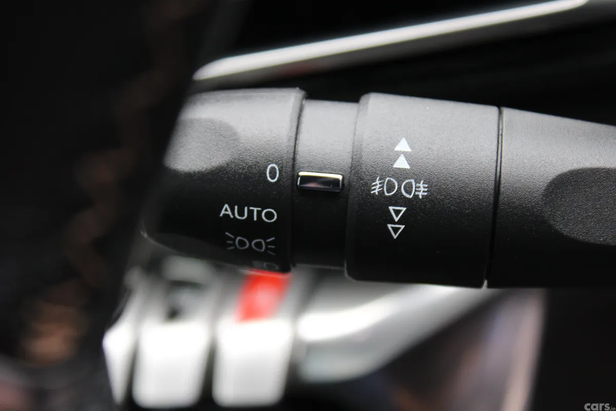Peugeot 3008 MPV, Petrol, 2018, Grey