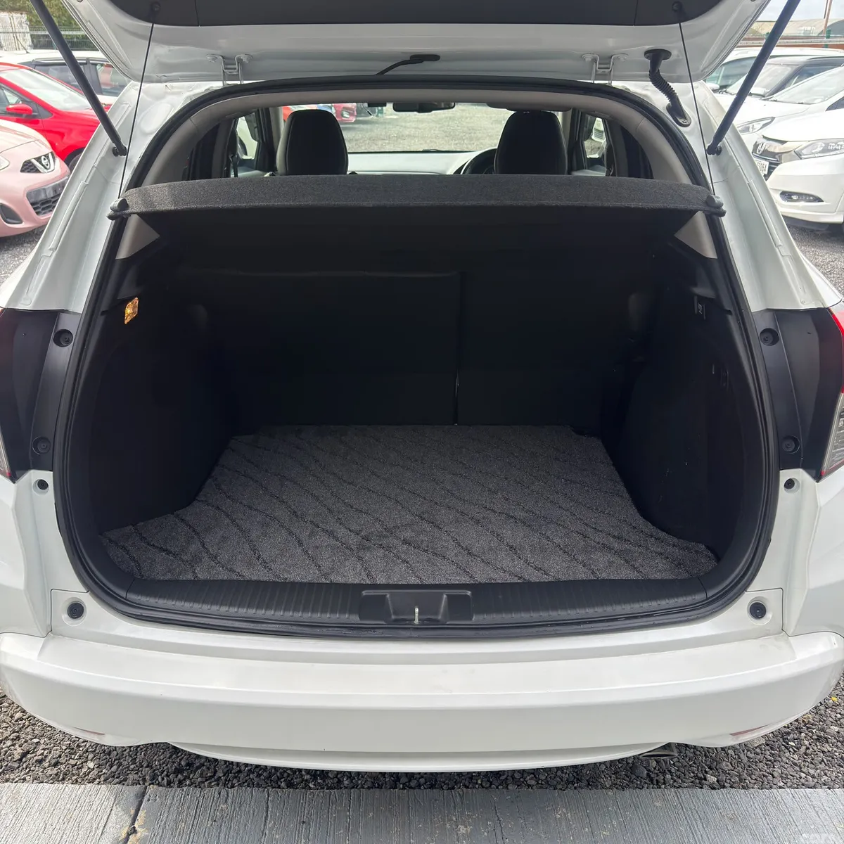 Honda Vezel Estate, Petrol Hybrid, 2018, White
