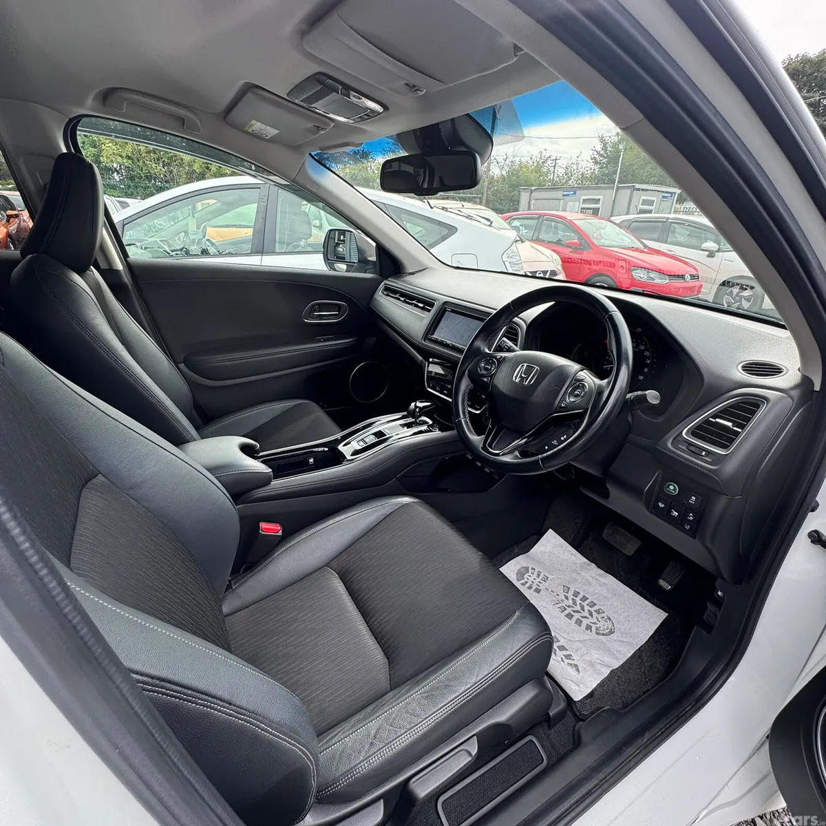 Honda Vezel Estate, Petrol Hybrid, 2018, White