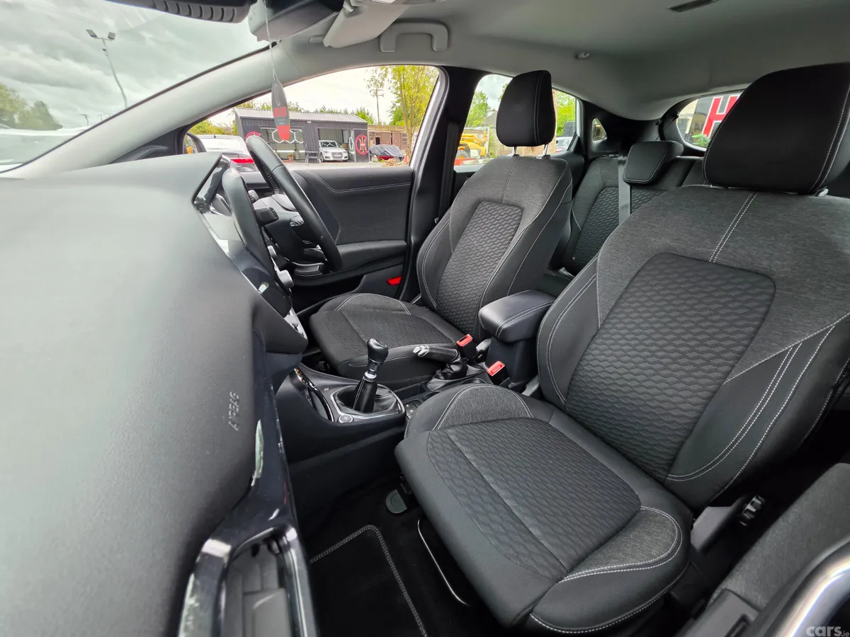 Ford Puma MPV, Petrol Hybrid, 2020, White