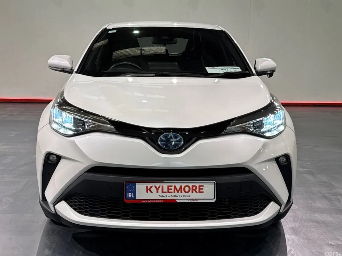 Toyota C-HR SUV, Petrol Hybrid, 2023, White