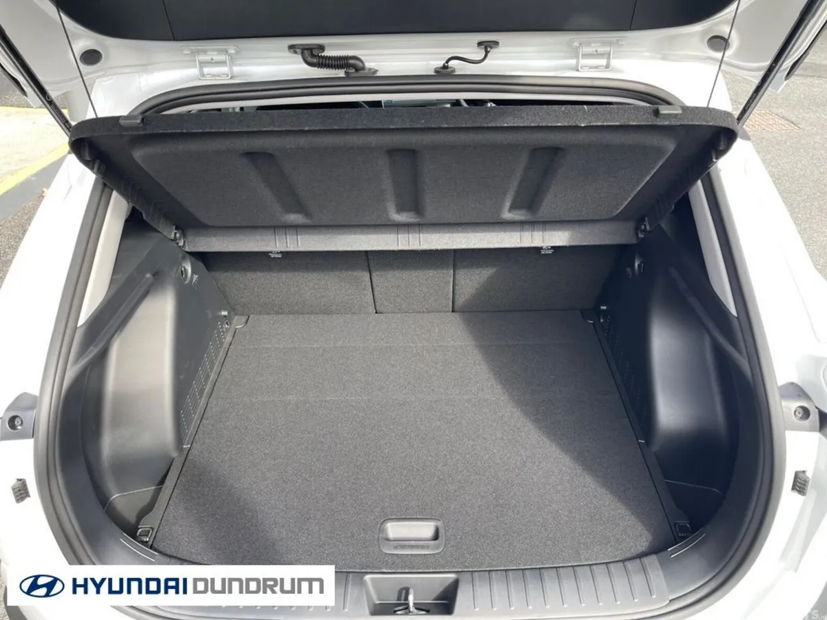 Hyundai KONA MPV, Petrol, 2026, White