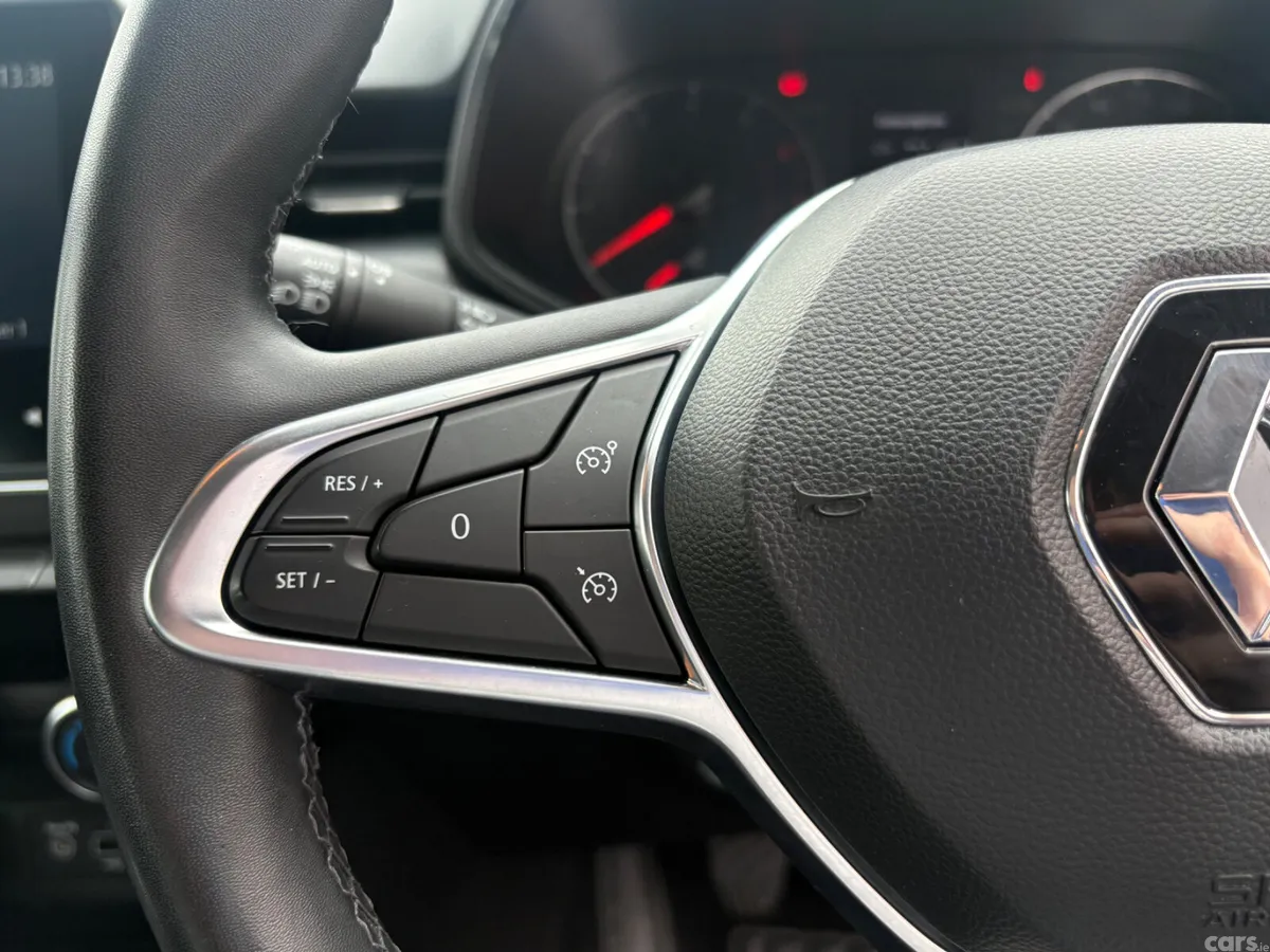 Renault Clio Hatchback, Petrol, 2023, Grey