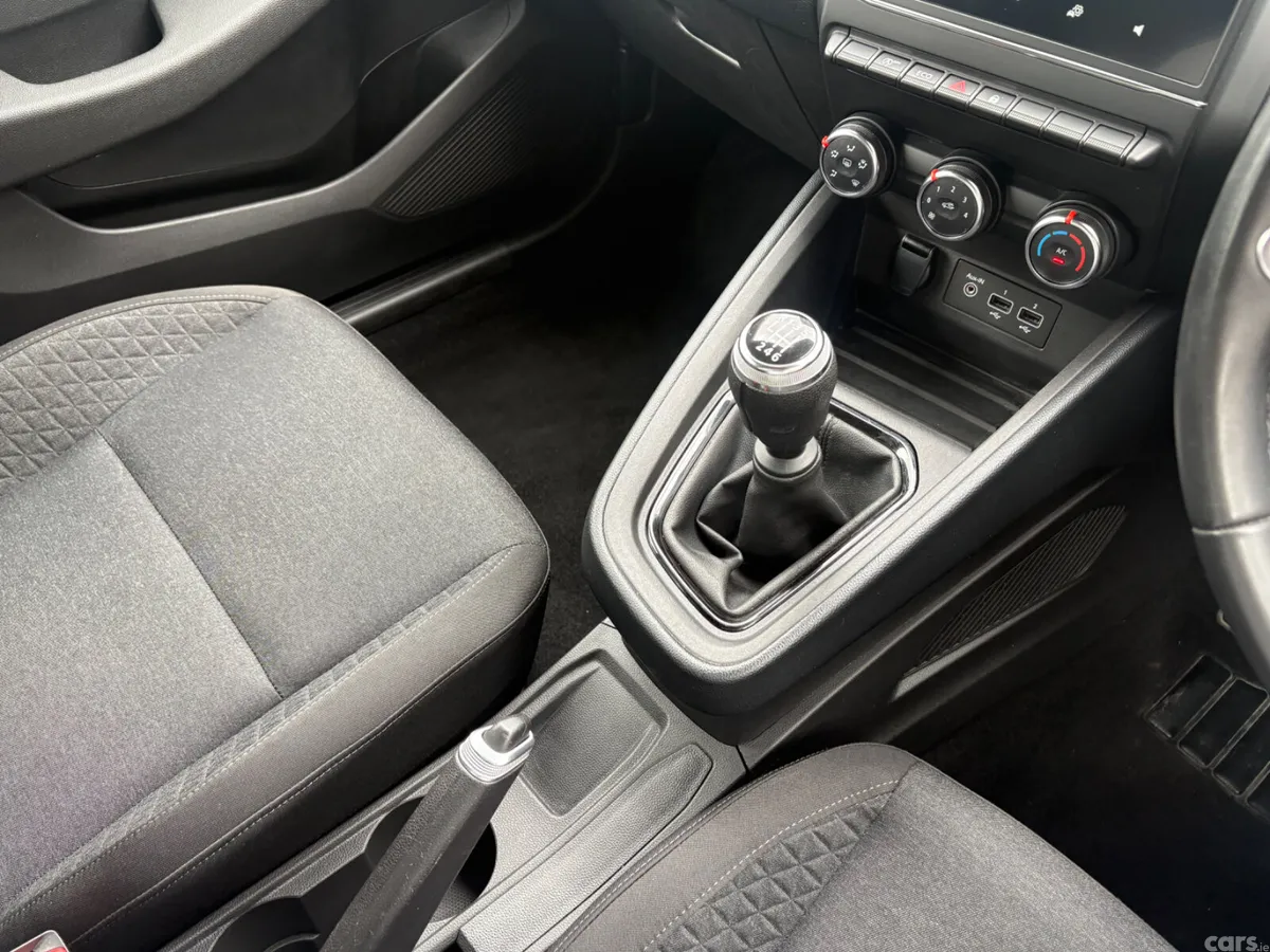 Renault Clio Hatchback, Petrol, 2023, Grey