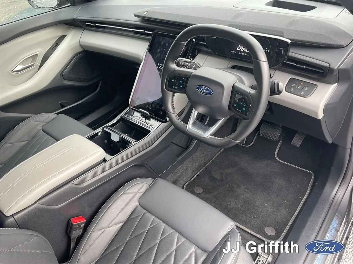 Ford Explorer MPV, Electric, 2026, Grey