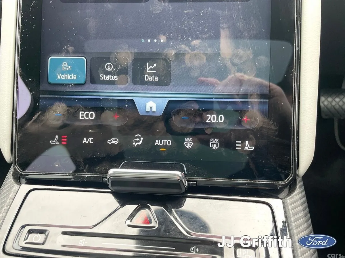 Ford Explorer MPV, Electric, 2026, Grey