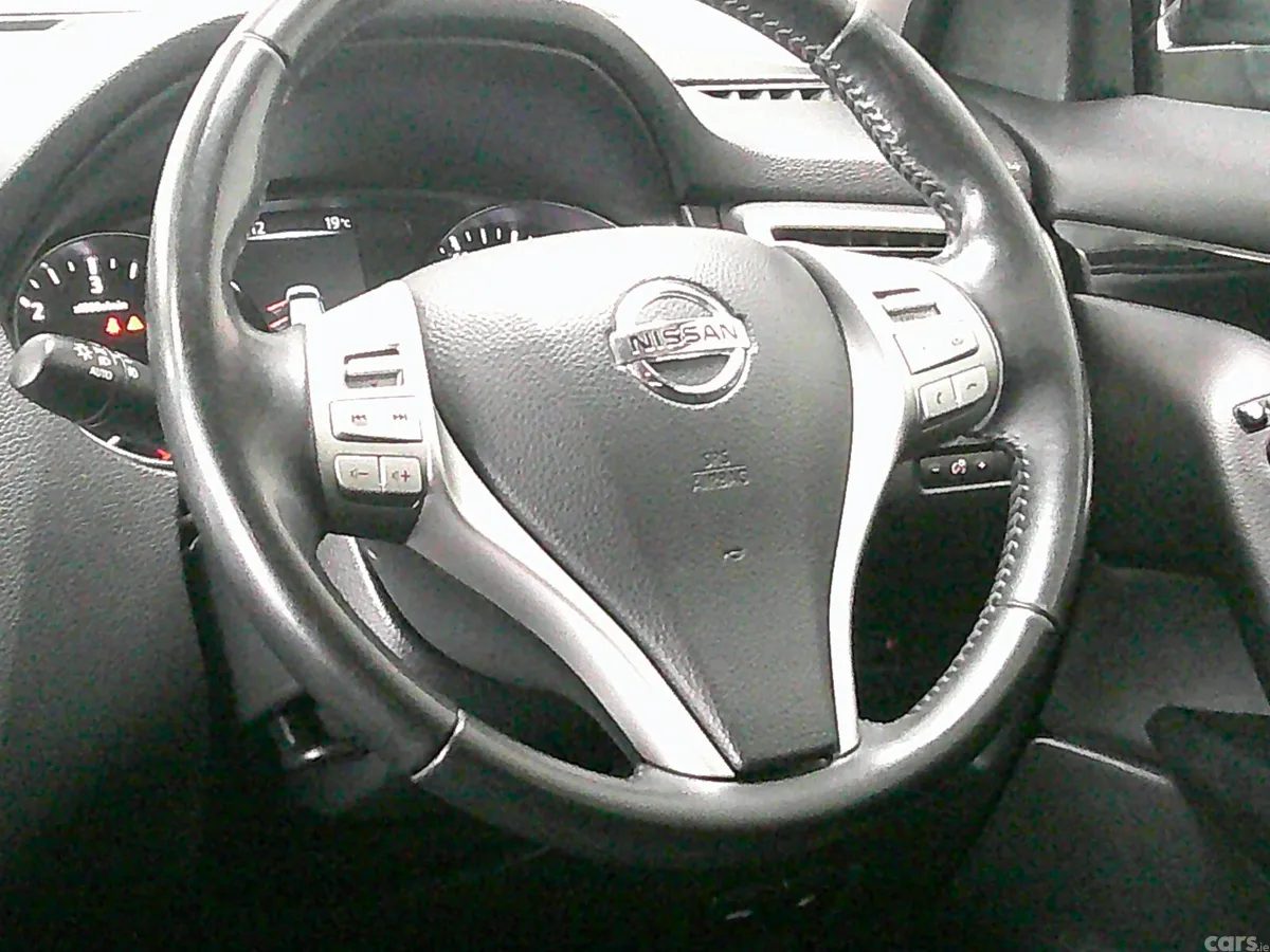 Nissan Qashqai Hatchback, Diesel, 2016, Blue