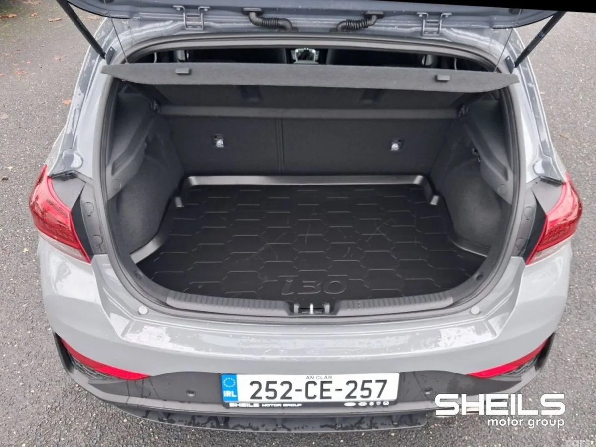 Hyundai i30 Hatchback, Petrol, 2025, Grey