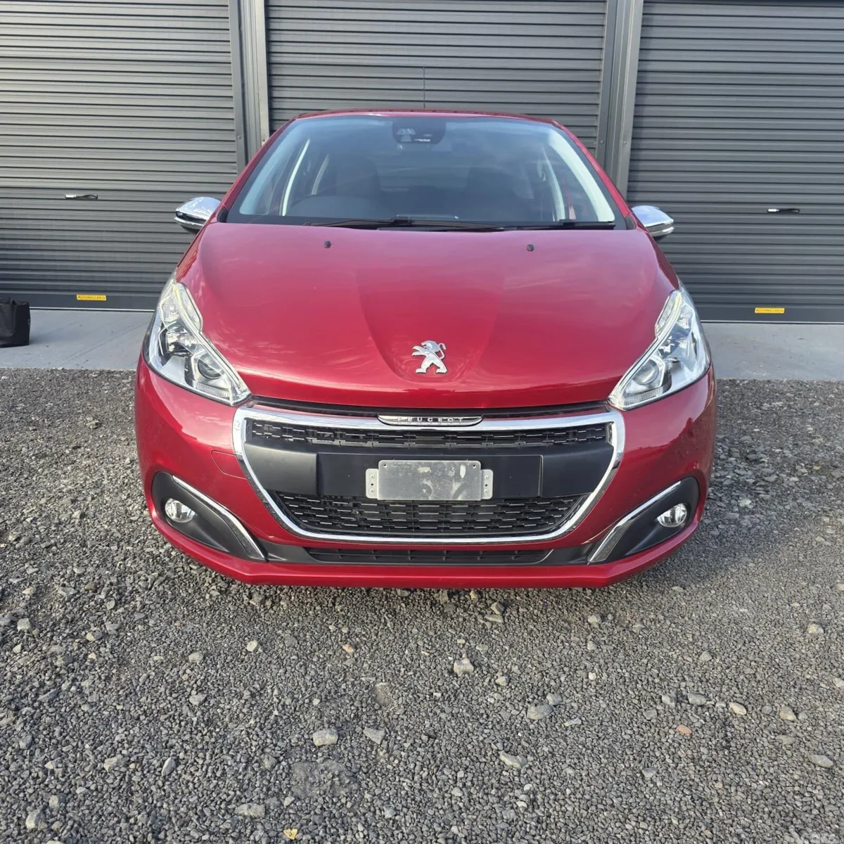 Peugeot 208 Hatchback, Petrol, 2018, Red