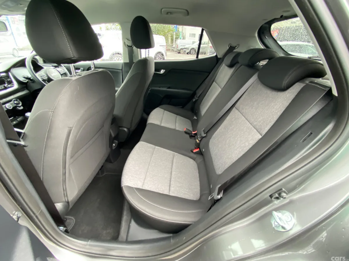 Kia Stonic Estate/Jeep, Petrol, 2025, Grey