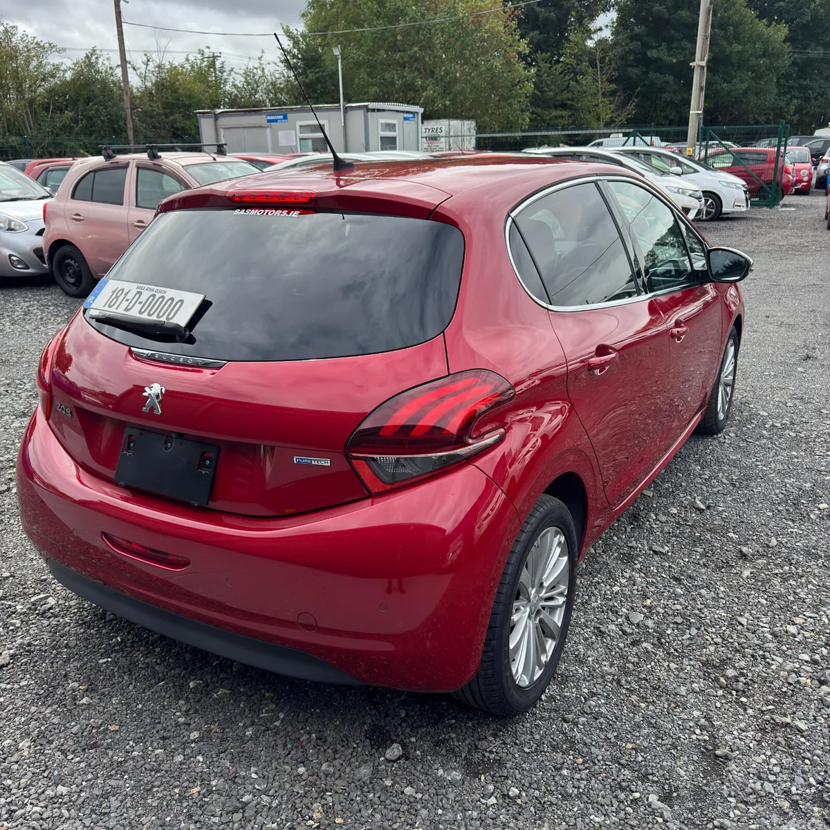 Peugeot 208 Hatchback, Petrol, 2018, Red