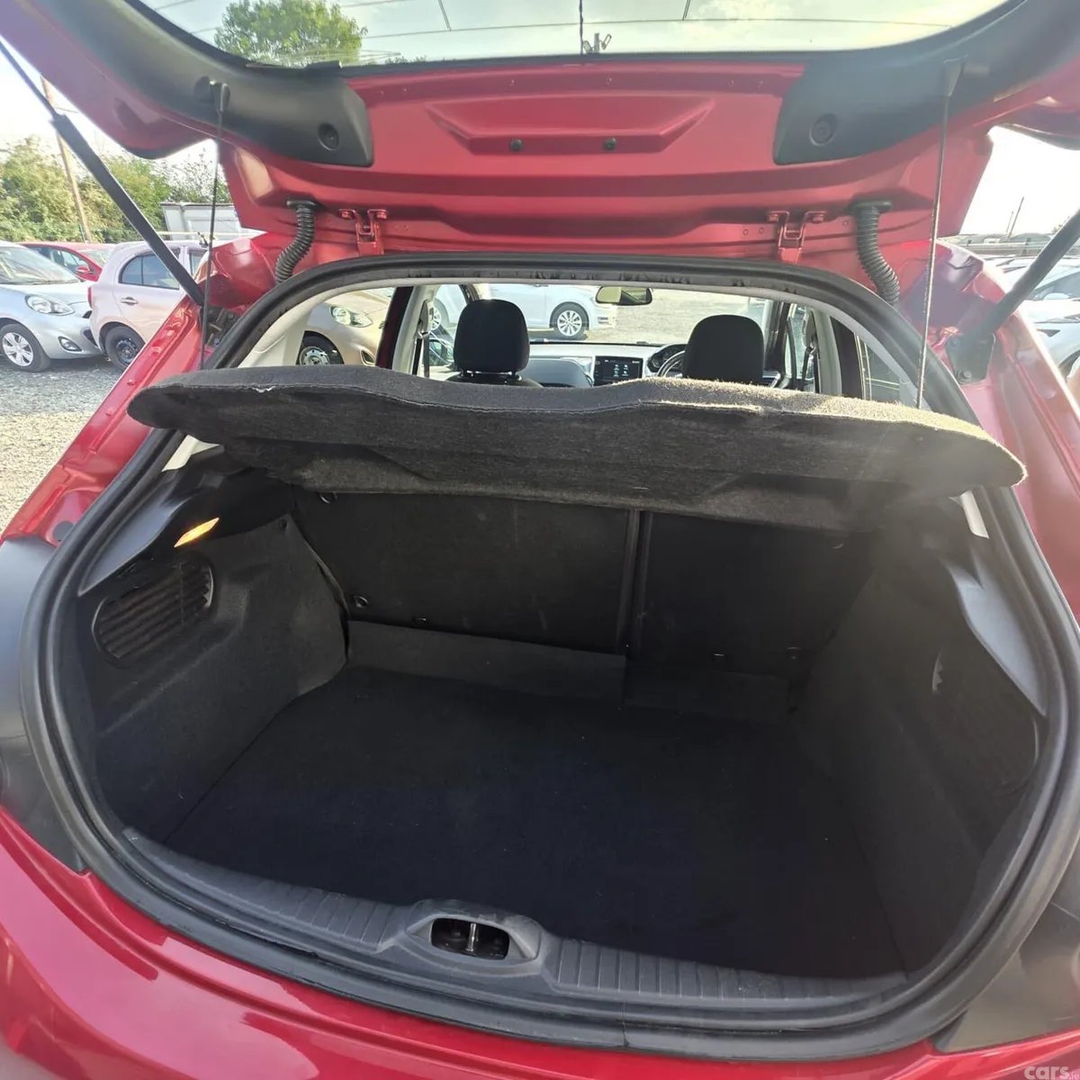 Peugeot 208 Hatchback, Petrol, 2018, Red