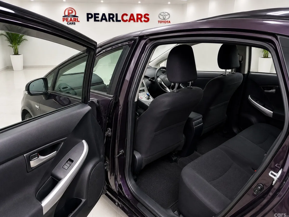 Toyota Prius Hatchback, Petrol Hybrid, 2014, Purple
