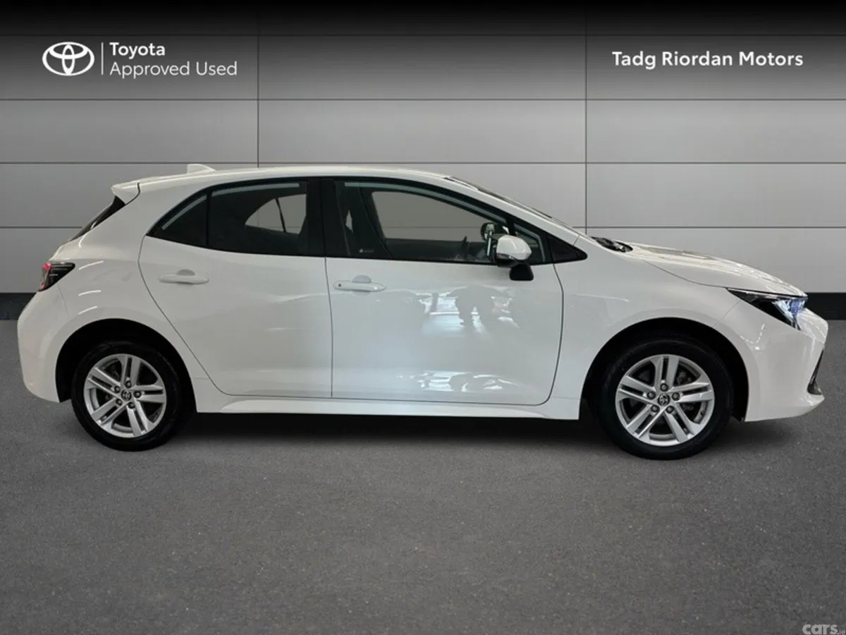 Toyota Corolla Hatchback, Petrol Hybrid, 2023, White