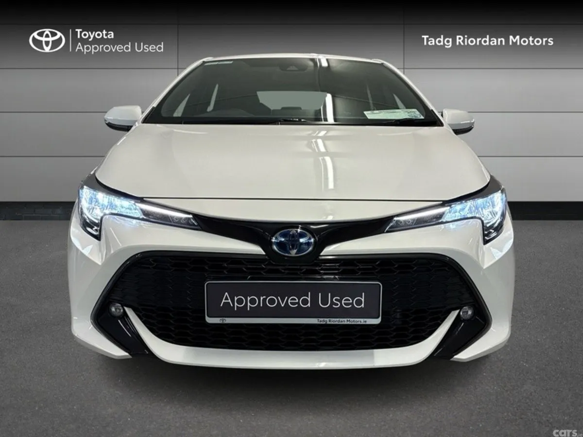 Toyota Corolla Hatchback, Petrol Hybrid, 2023, White