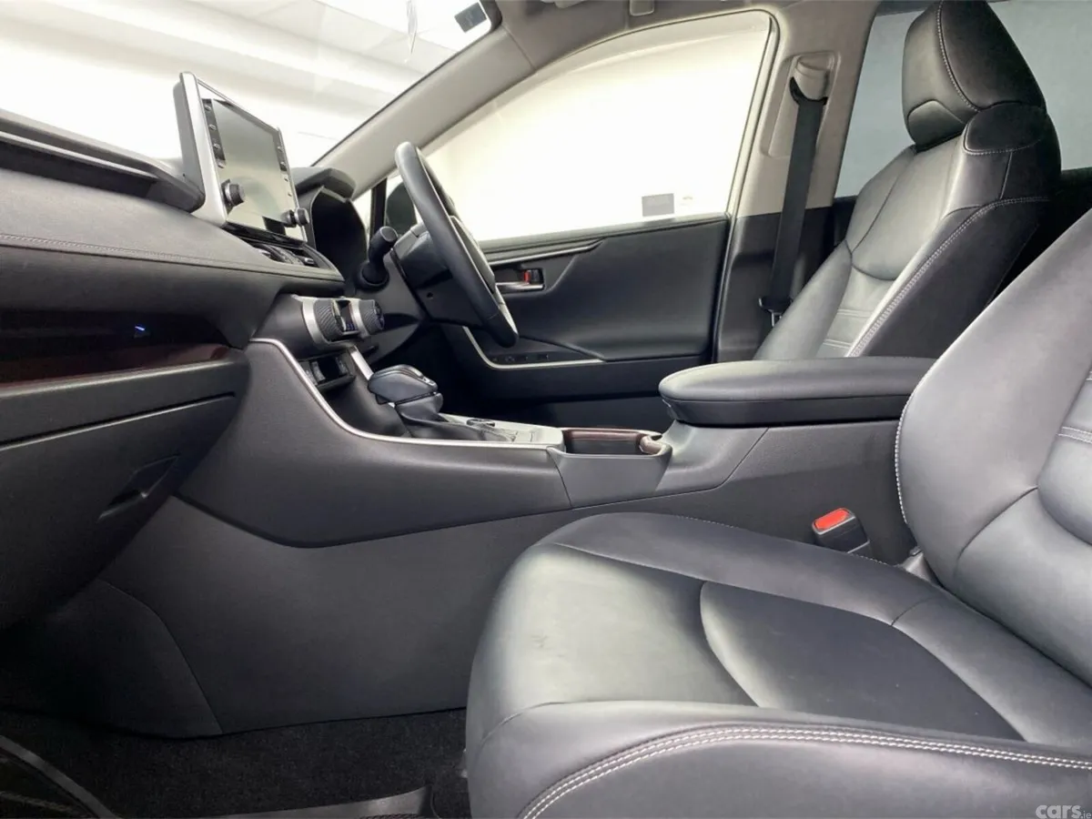 Toyota RAV4 SUV, Petrol, 2021, White