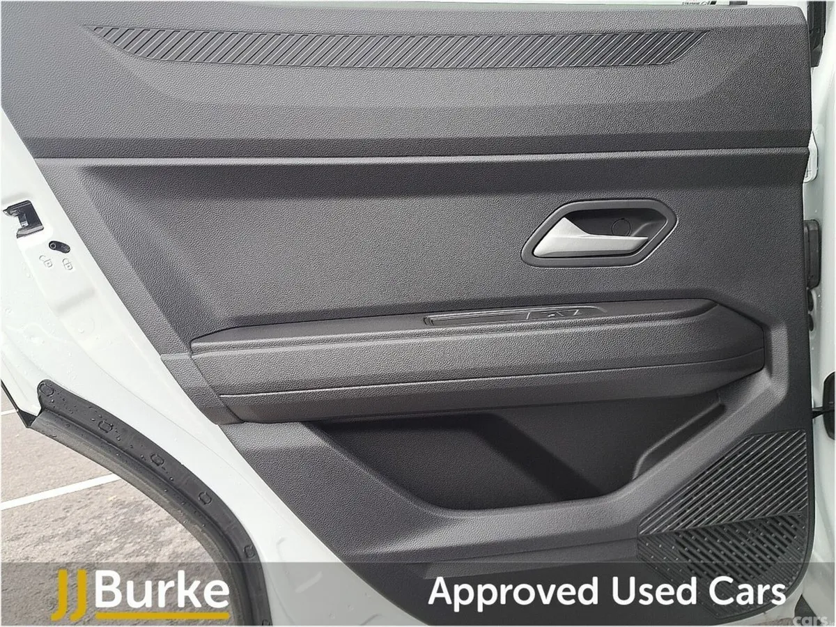 Dacia Duster SUV, Petrol Hybrid, 2026, White