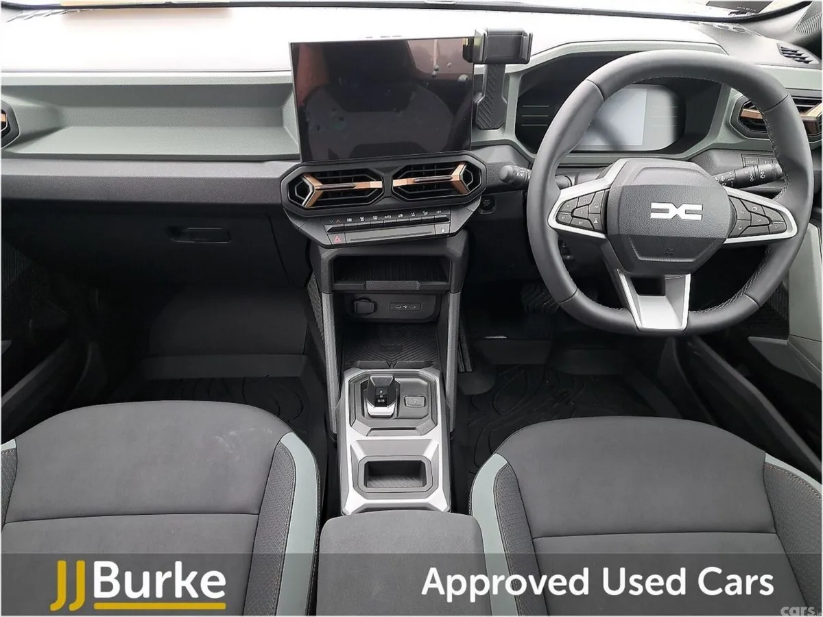 Dacia Duster SUV, Petrol Hybrid, 2026, White
