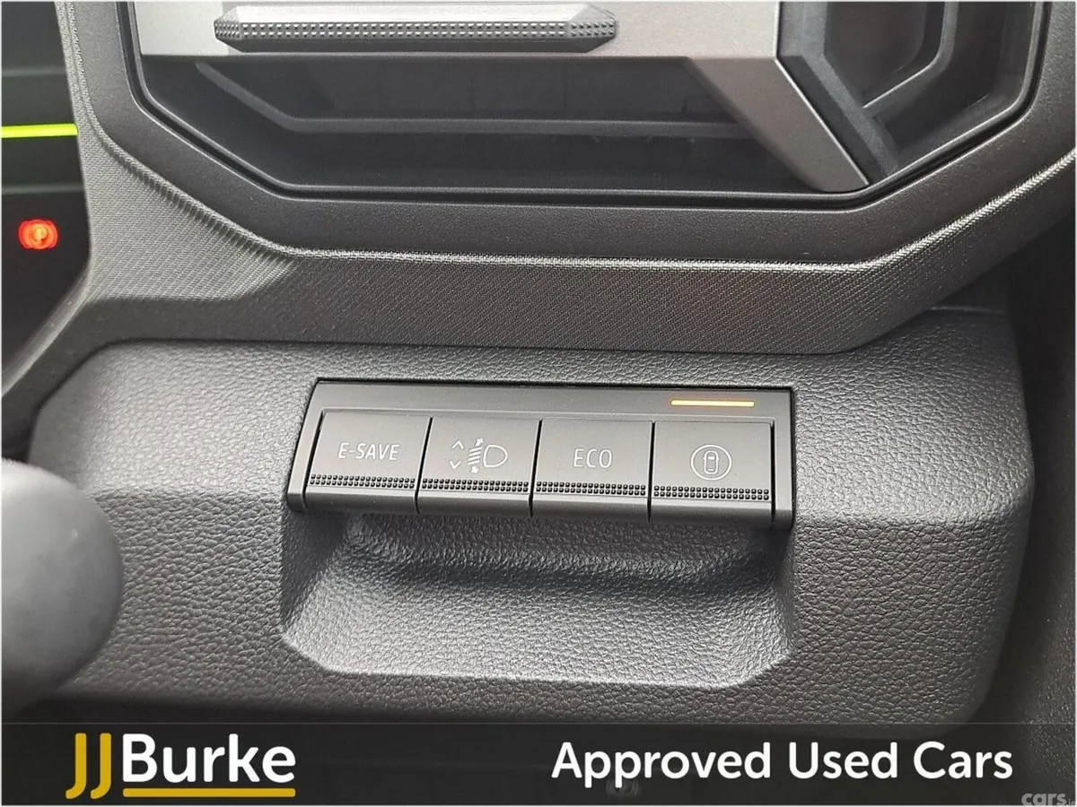 Dacia Duster SUV, Petrol Hybrid, 2026, Grey