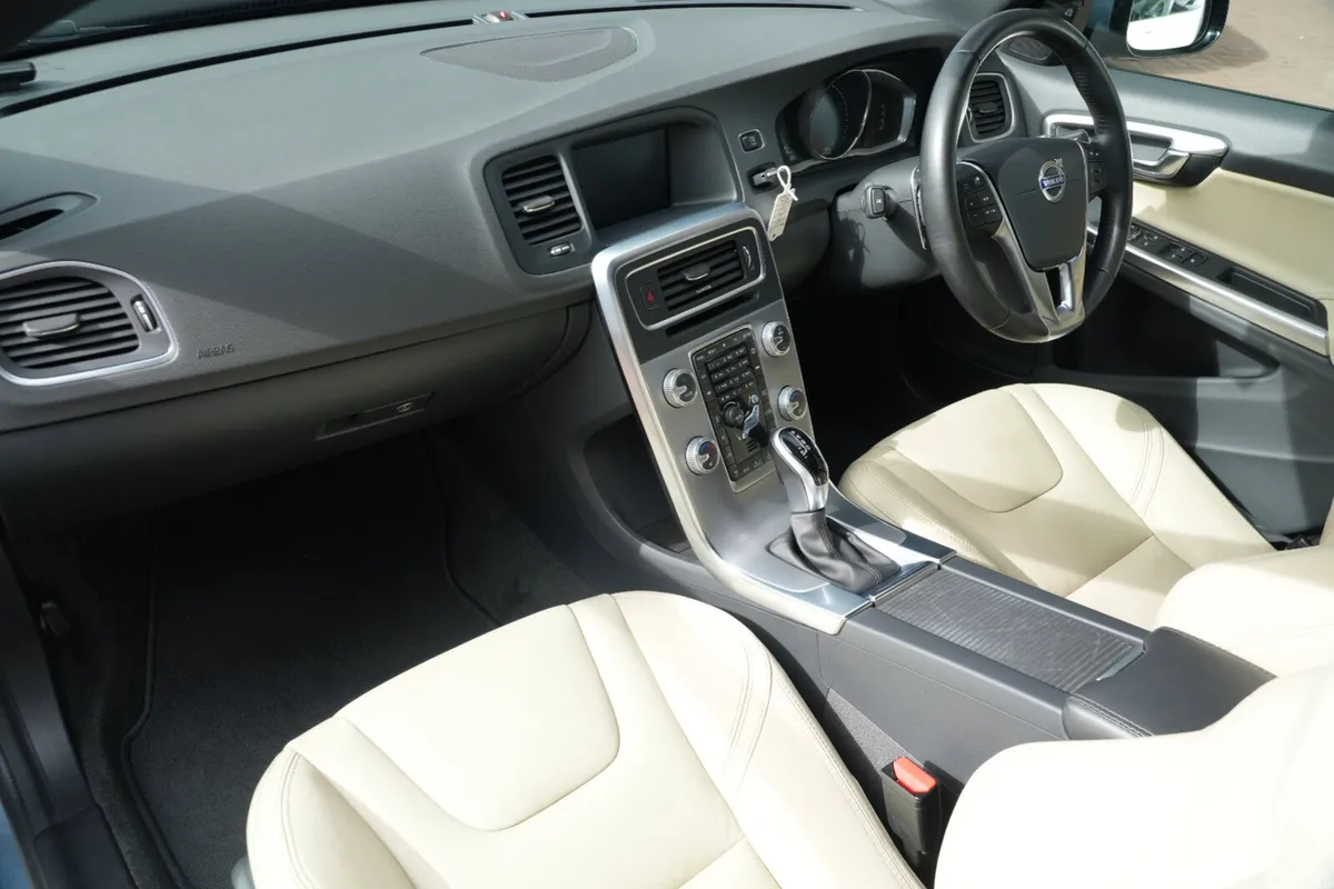 Volvo V60 Estate, Diesel, 2017, Blue
