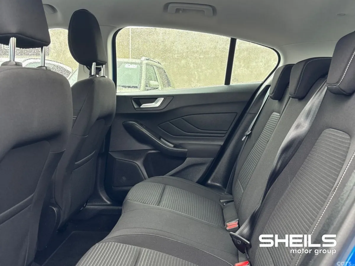Ford Focus Hatchback, Diesel, 2024, Blue