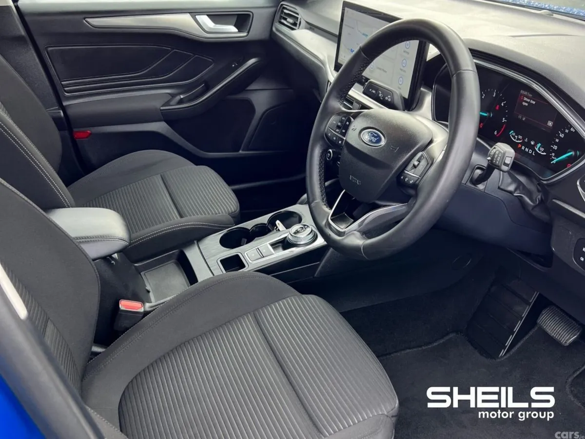 Ford Focus Hatchback, Diesel, 2024, Blue