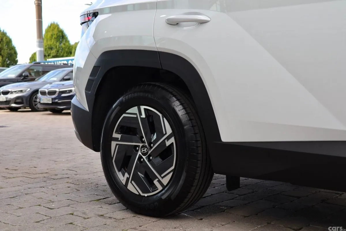 Hyundai Tucson SUV, Petrol Hybrid, 2024, White