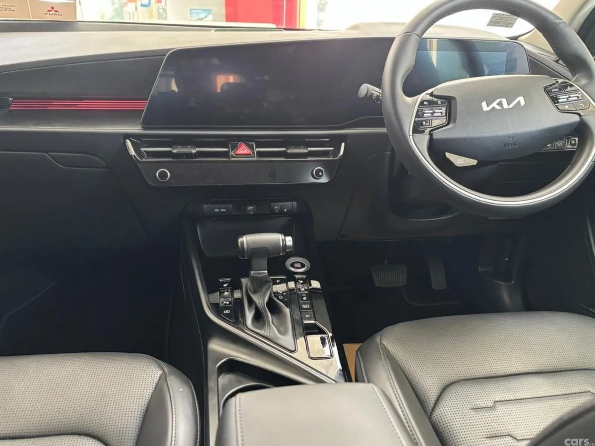 Kia Niro SUV, Petrol Plug-in Hybrid, 2026, Black