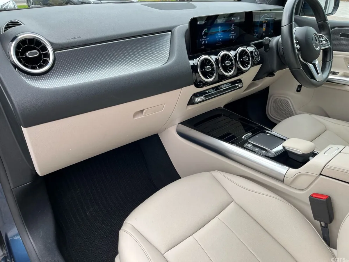 Mercedes-Benz B-Class MPV, Petrol, 2022, Blue
