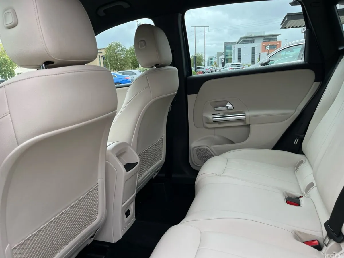 Mercedes-Benz B-Class MPV, Petrol, 2022, Blue