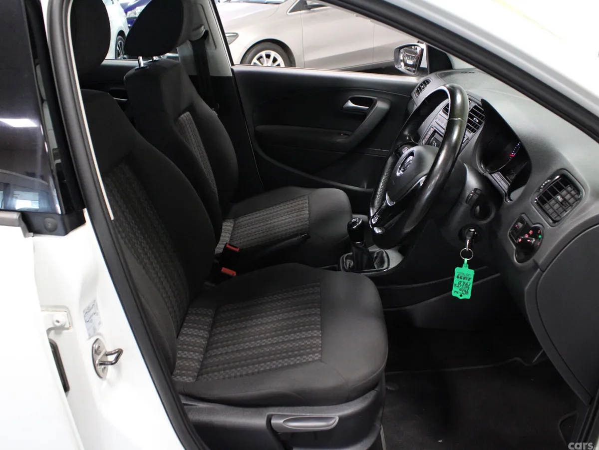 Volkswagen Polo Hatchback, Petrol, 2017, White