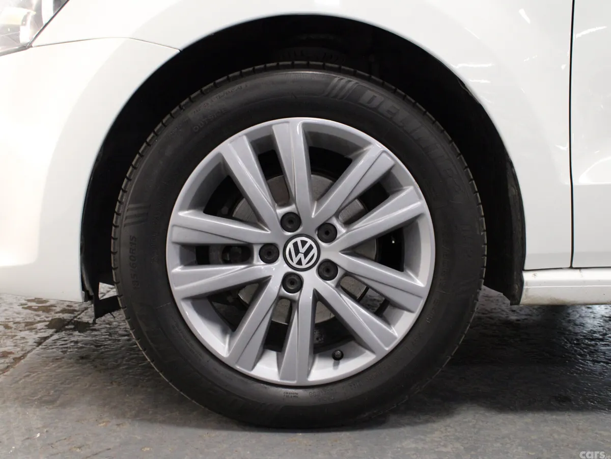 Volkswagen Polo Hatchback, Petrol, 2017, White