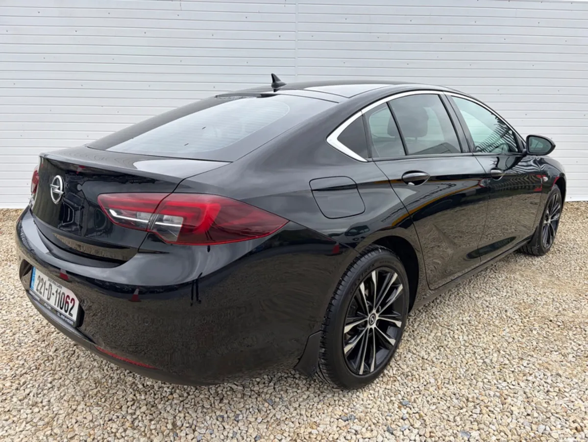 Opel Insignia Hatchback, Diesel, 2022, Black