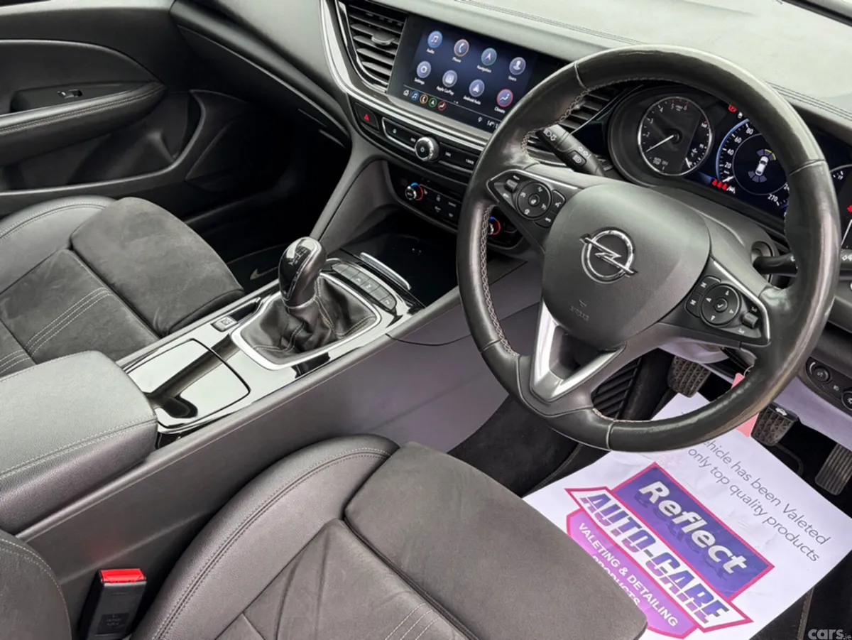 Opel Insignia Hatchback, Diesel, 2022, Black