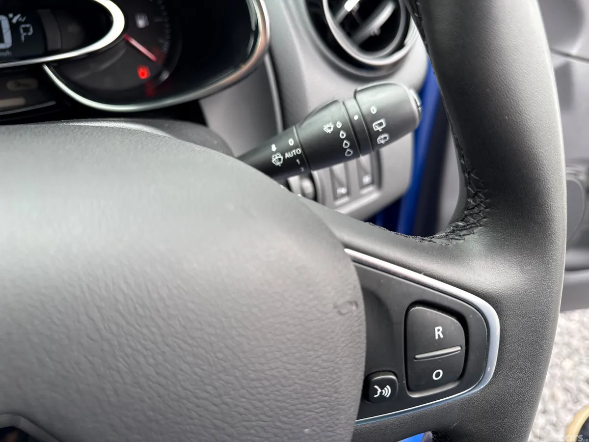Renault Clio Hatchback, Petrol, 2019, Blue