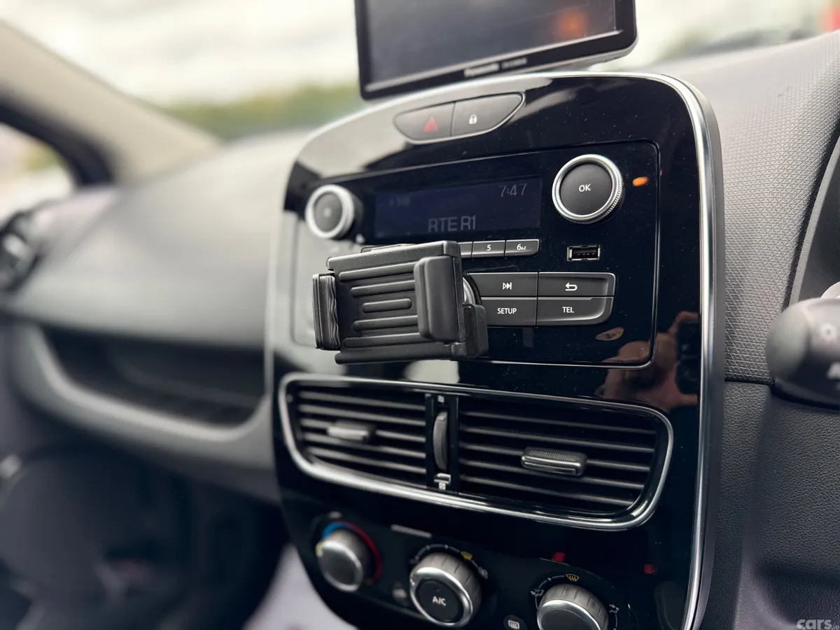 Renault Clio Hatchback, Petrol, 2019, Blue