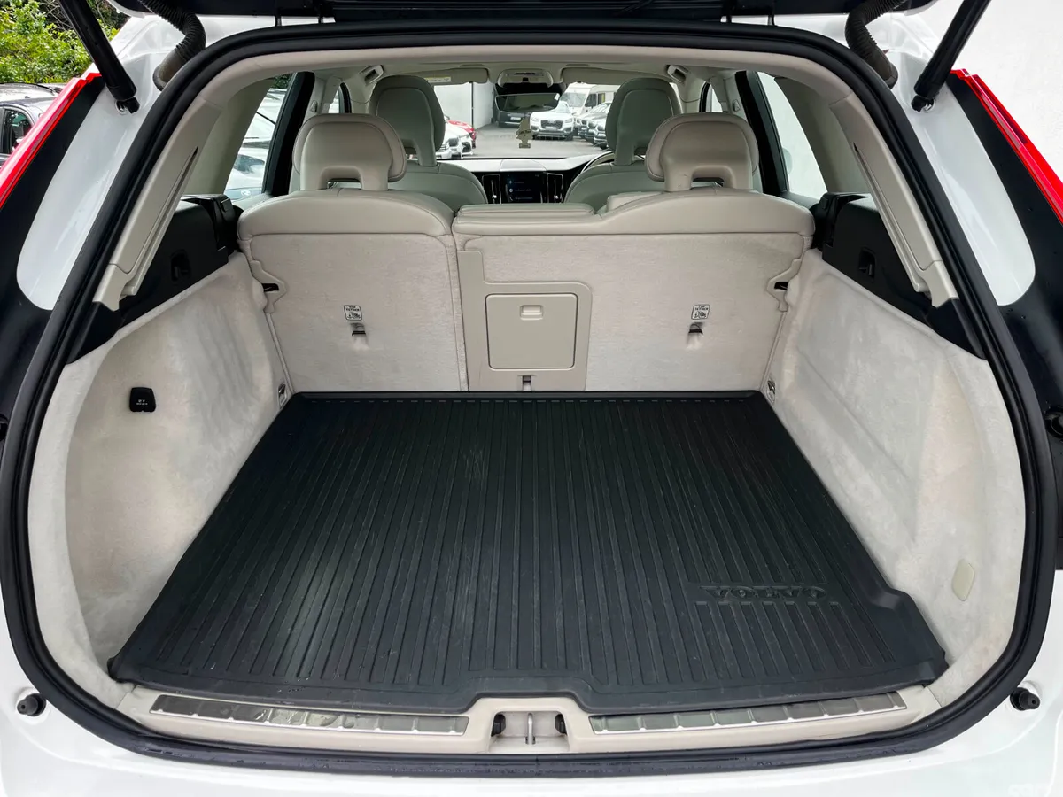 Volvo XC60 SUV, Diesel, 2018, White