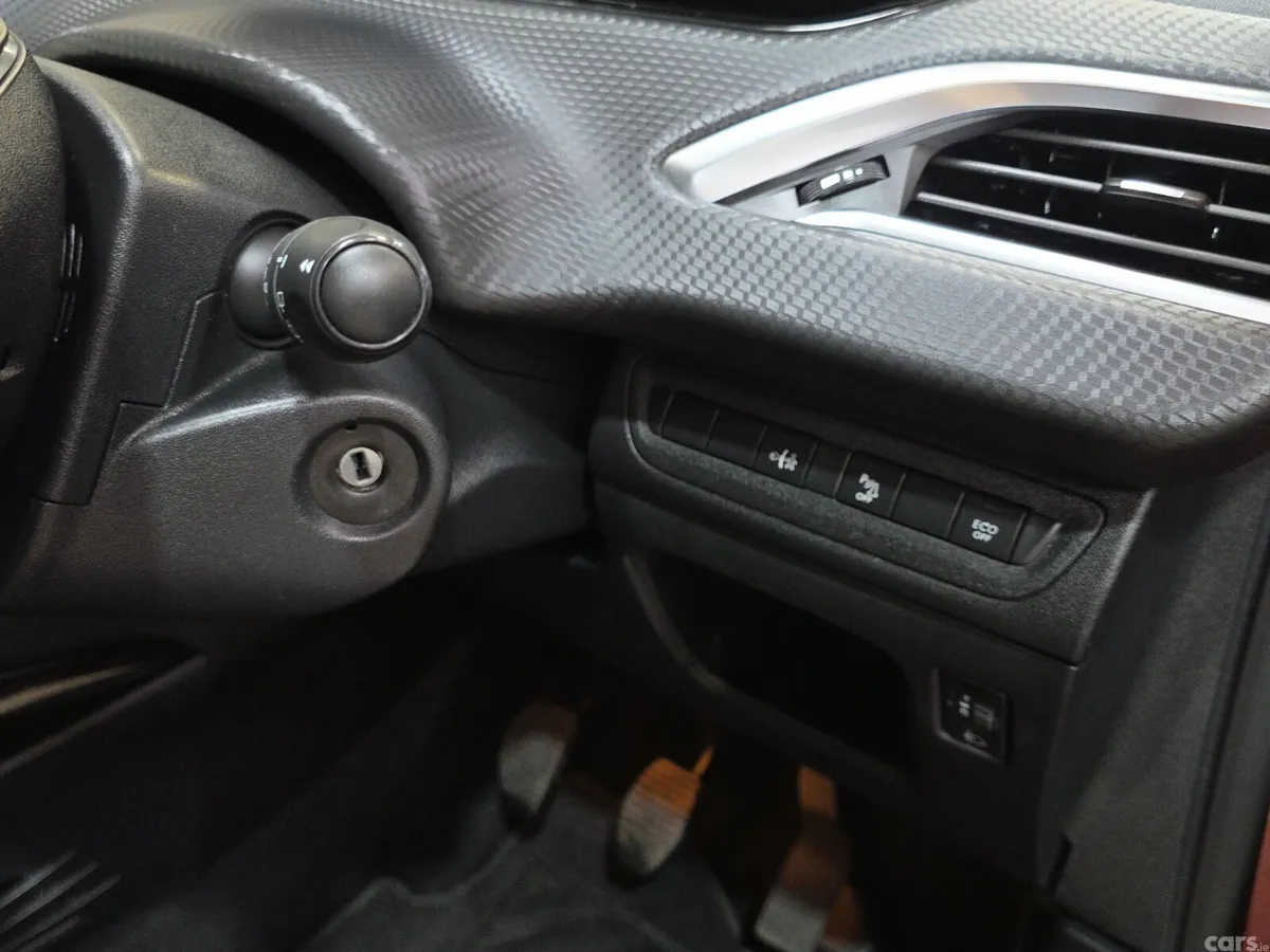 Peugeot 2008 Estate, Petrol, 2019, Red