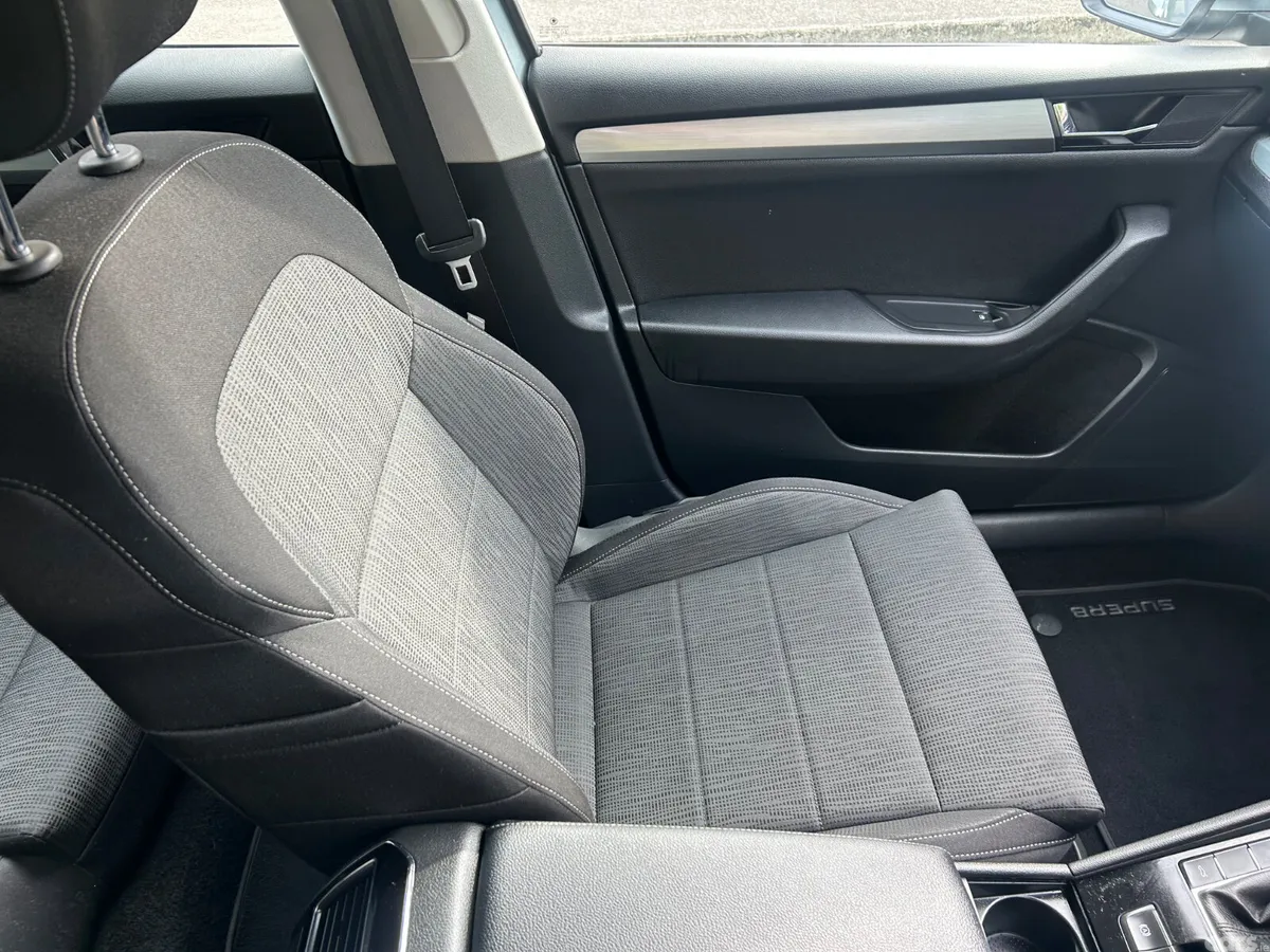 Skoda Superb Saloon, Diesel, 2016, Grey