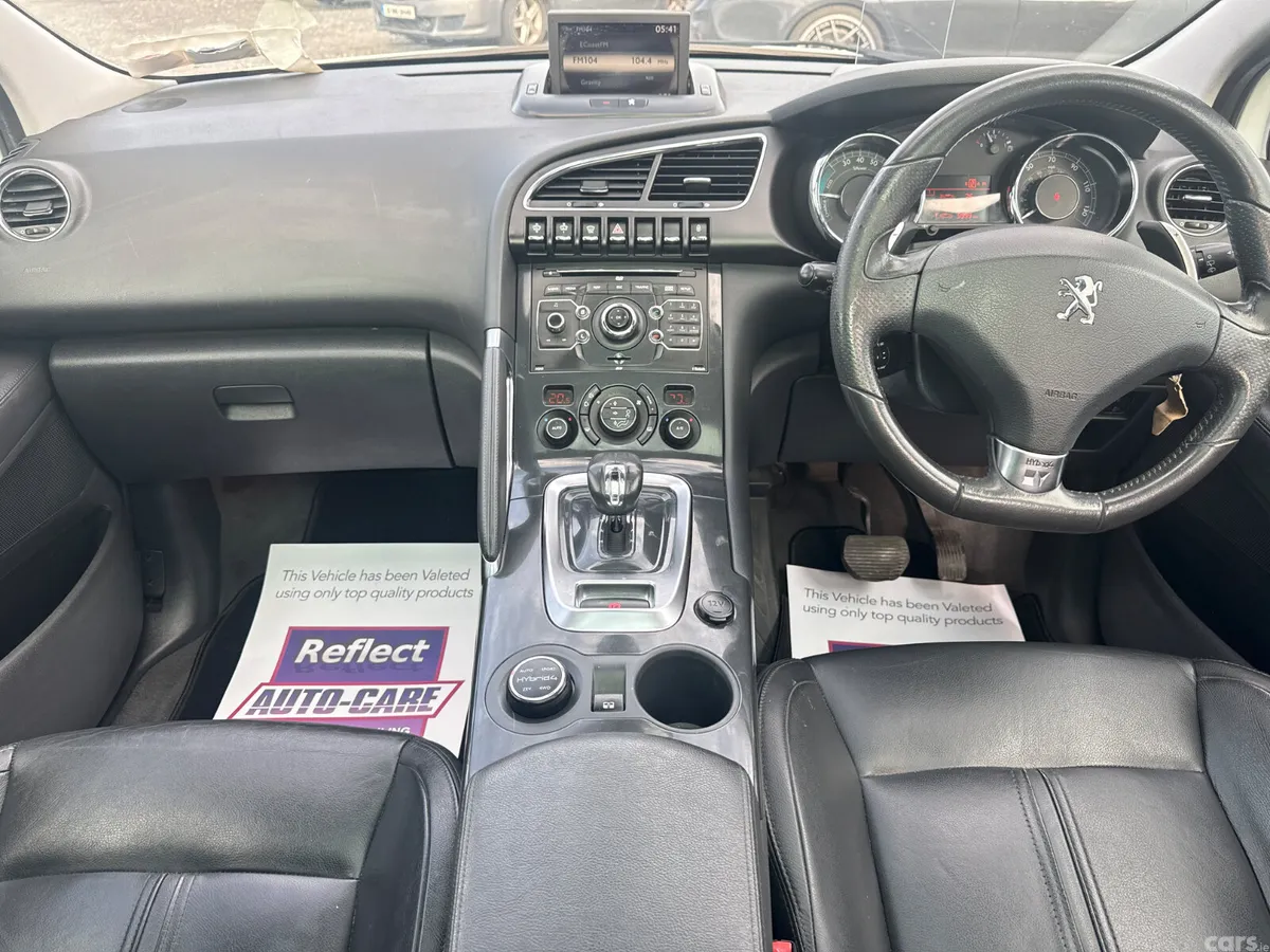 Peugeot 3008 MPV, Diesel Hybrid, 2012, White